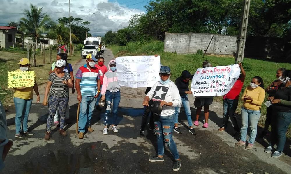 Lara Vecinos De La Parroquia Bur A Protestan Por Fallas En Los